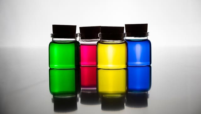 赤、青、黄、緑（Googleのアイコンを表現する色）